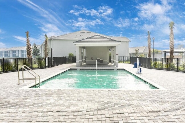 Building Photo - 12240 Wellen Golf St