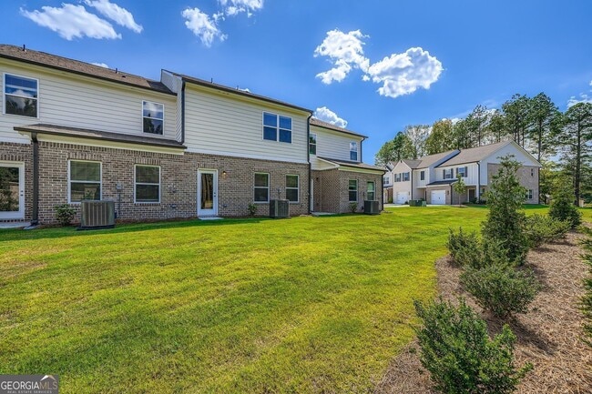 Building Photo - 166 Pyrus Ln