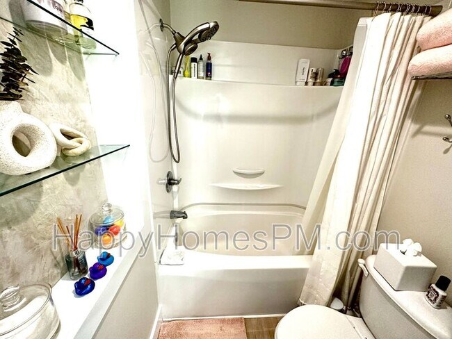 Building Photo - 278 Alexandra Dr