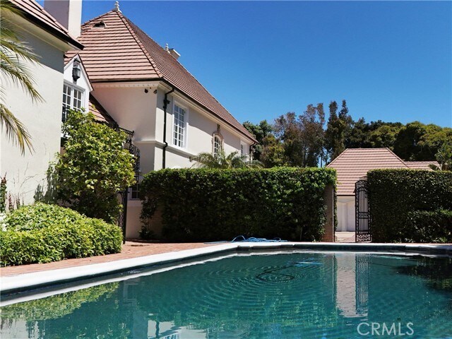 Building Photo - 605 Paseo Del Mar