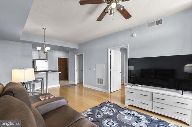 Building Photo - 11760 Sunrise Valley Dr