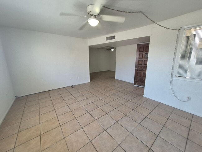 Building Photo - 2640 S Virginia Dr