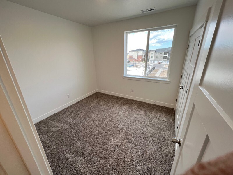 Building Photo - 3363 Hardman Way
