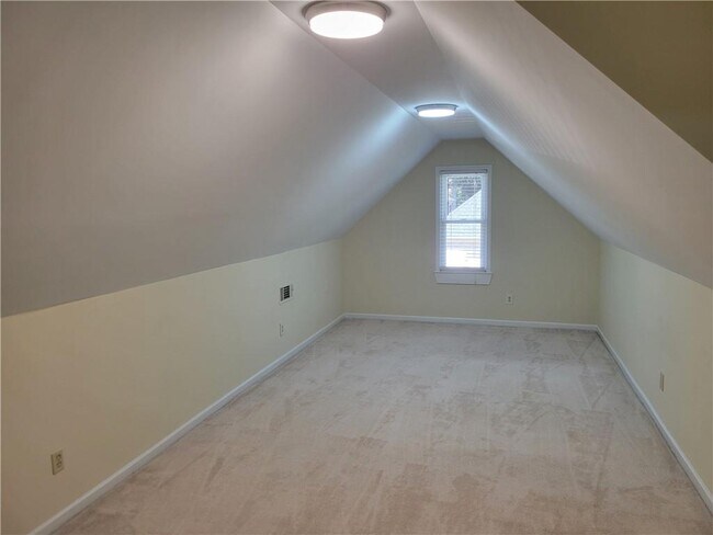 Building Photo - 1373 Camden Walk