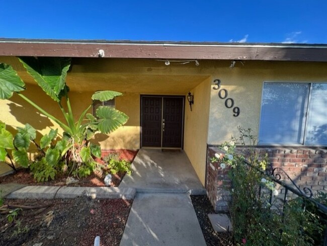 Building Photo - Charming East Bakersfield Home