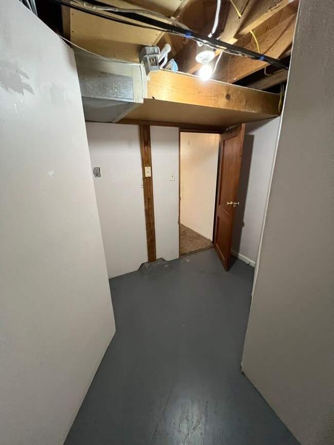 Building Photo - 3 Bed 2 Bath House