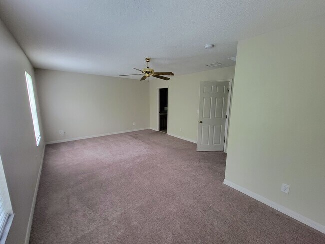 Building Photo - Winding River