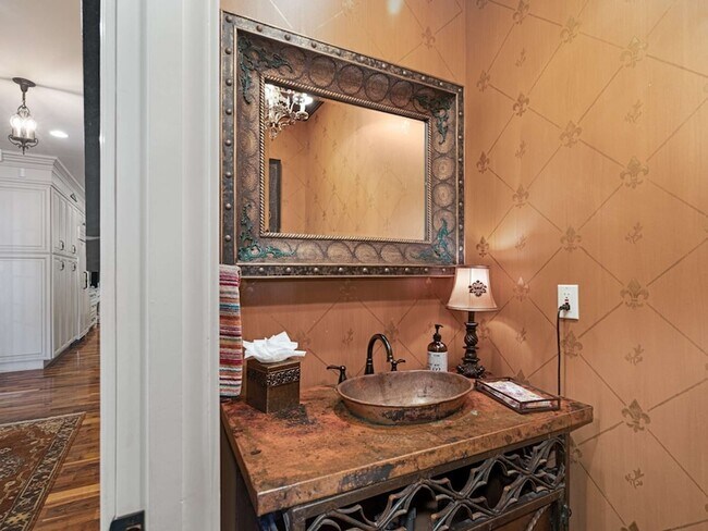 Building Photo - 3807 Harding Pl