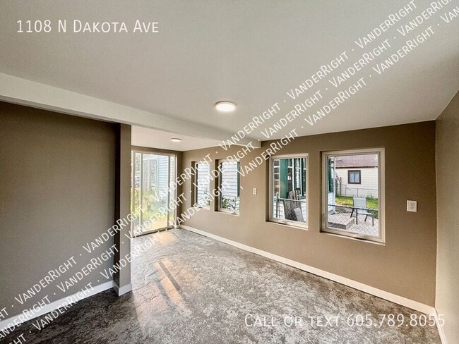 Building Photo - 1108 N Dakota Ave