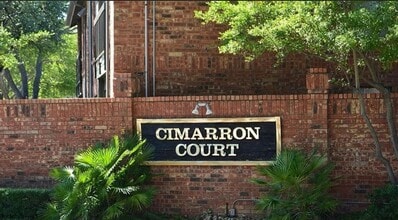 Building Photo - 18333 Roehampton Dr