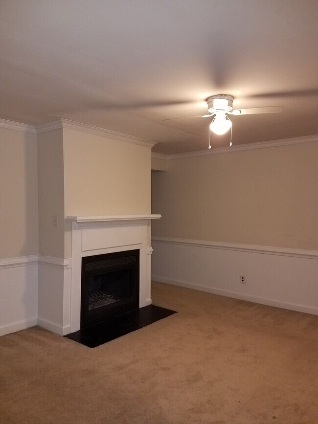 Building Photo - 3341 Golden Oaks Ln