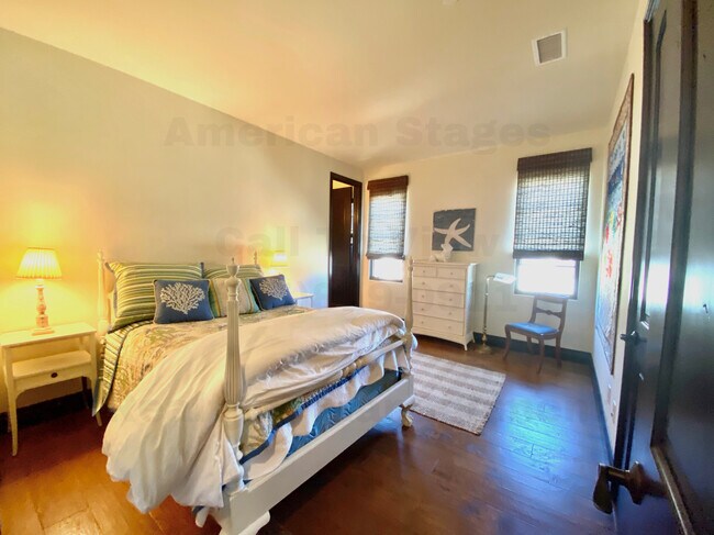 Building Photo - 347 Island Oak Ln