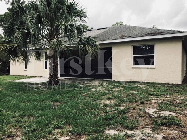 Building Photo - 2476 Parrot St