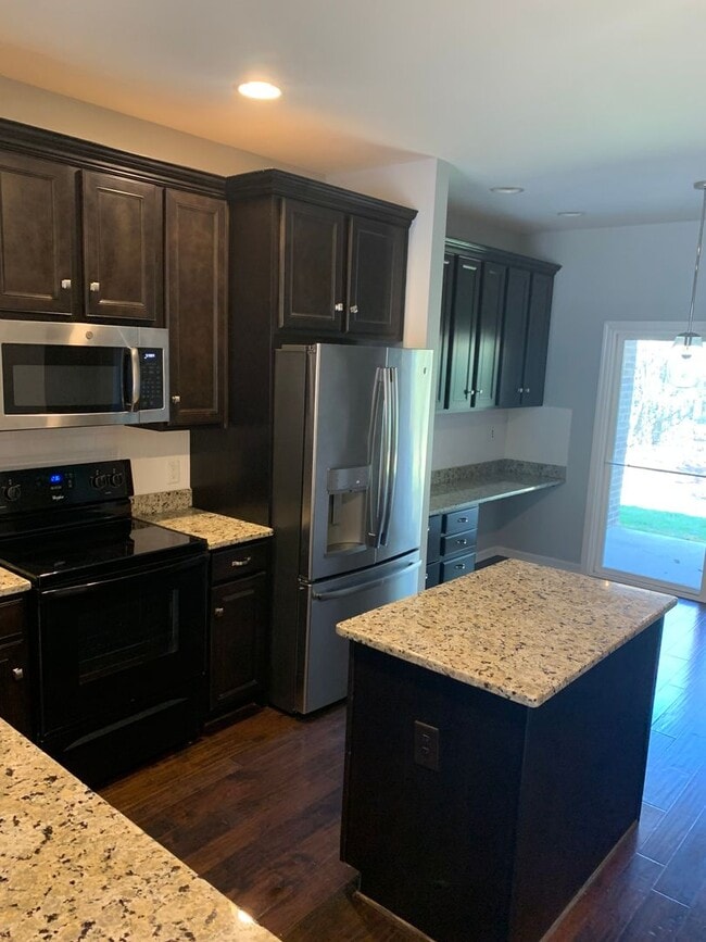 Building Photo - Traemoor Village Townhome