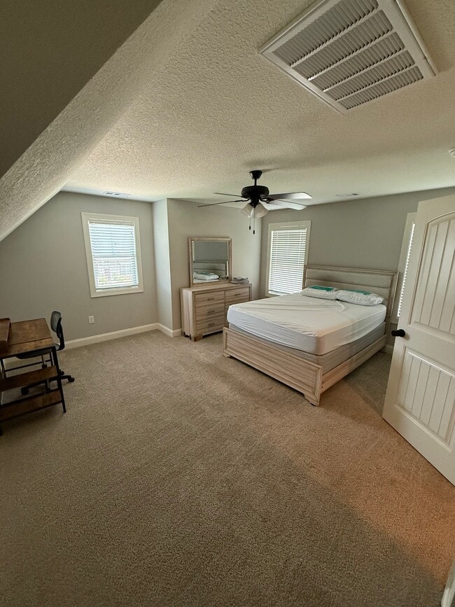 Building Photo - 136 Silverside Dr