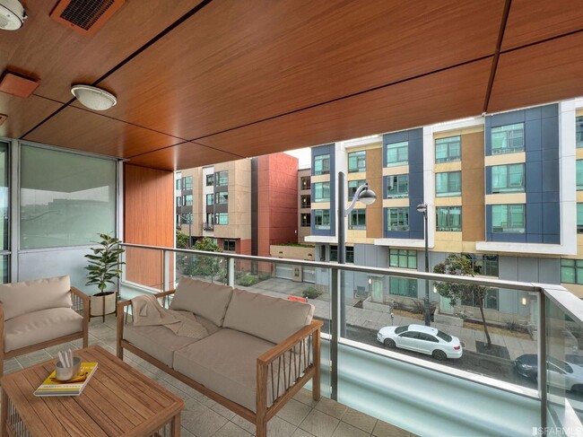 Building Photo - 718 Long Bridge St