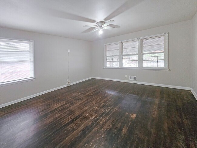 Building Photo - 4-Bedroom Ranch in the Heart of Atlanta – ...