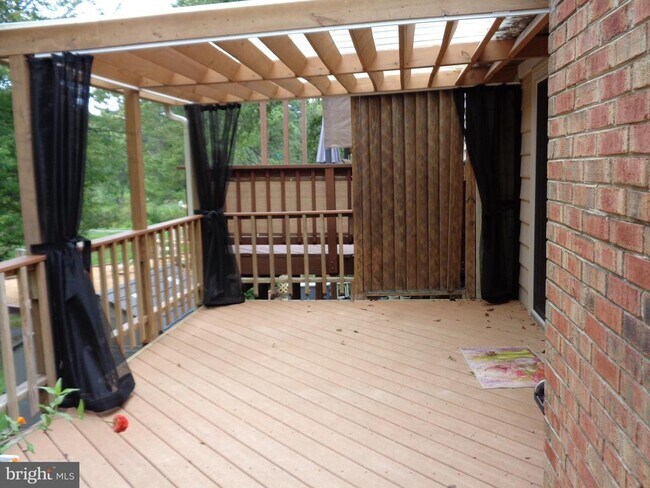 Building Photo - 9811 Burke Pond Ln