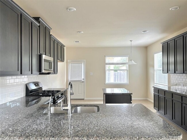 Building Photo - 6034 Prince Pl Dr