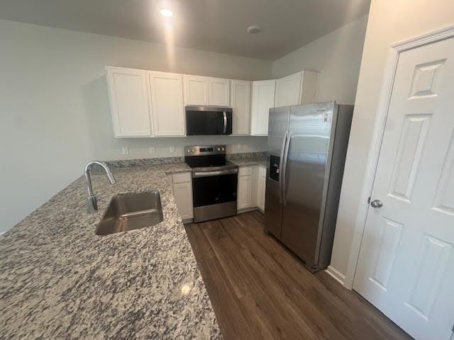 Building Photo - REDUCED PRICE & 1/2 Off First Month's Rent with move-in by 1/31/2026 "Spacious 3-Bedroom Townhous...