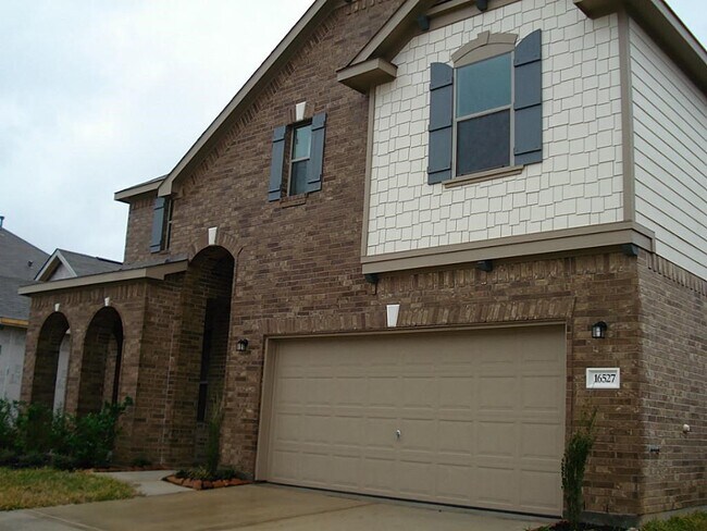 Building Photo - 16522 Old Saybrook Dr