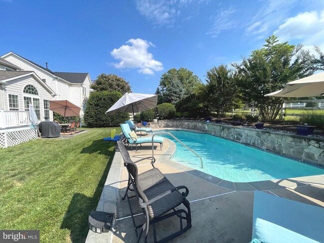 Building Photo - 513 Glenbrook Dr