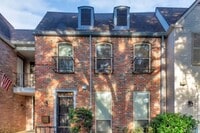 Building Photo - 530 N Post Oak Ln