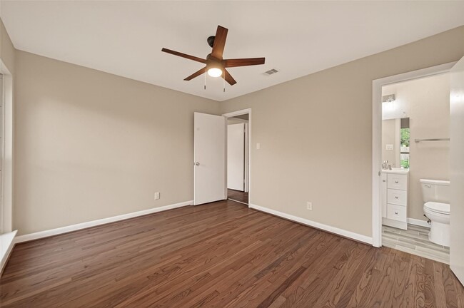 Building Photo - 11206 Huggins Dr