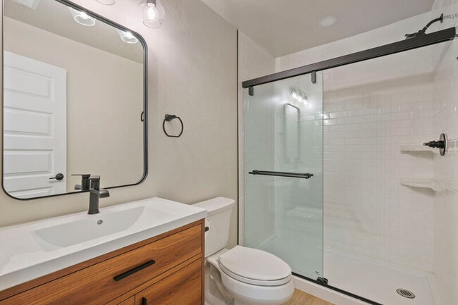 Building Photo - 5839 Yancey Dr