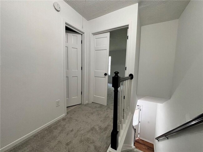 Building Photo - 605 Wedgewood Way