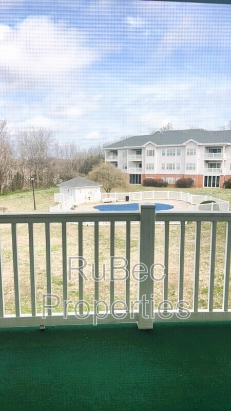 Building Photo - 8967 Meadow Vista Rd