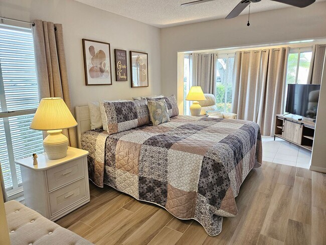 Building Photo - Charming First-Floor Condo in Plantation Golf and Country Club with a Community Pool Access!