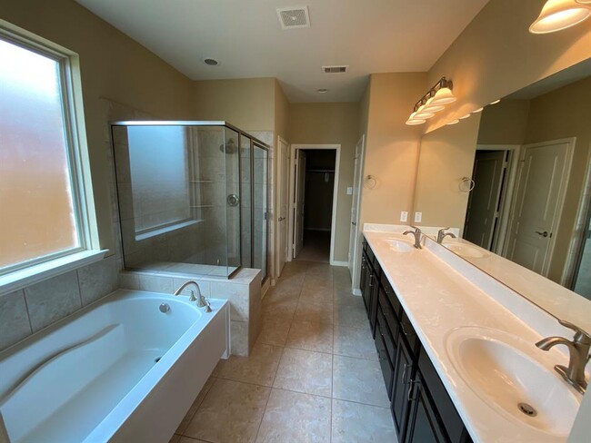 Building Photo - 4526 Brant Crossing Dr