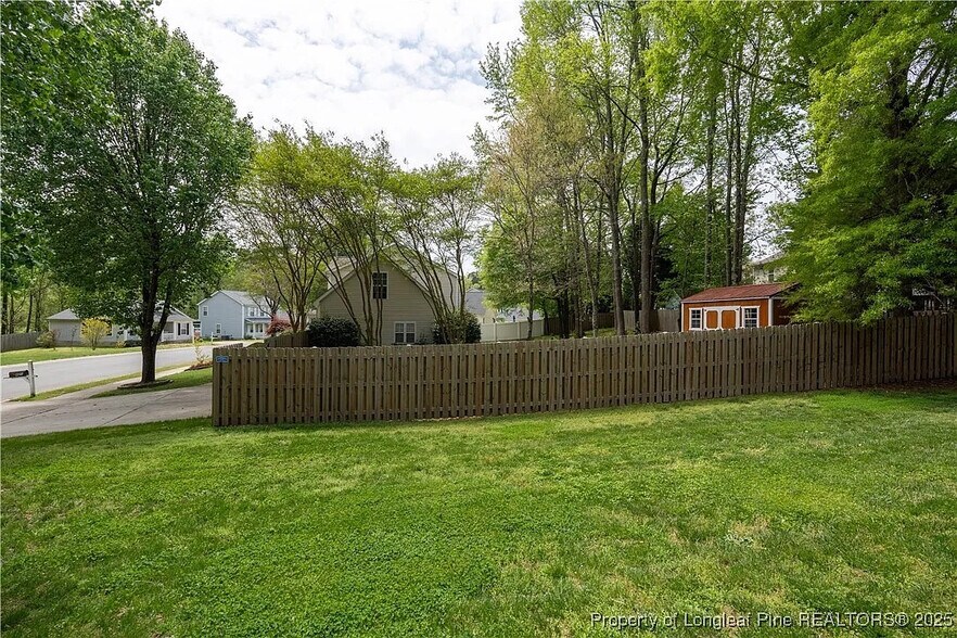 Building Photo - Room in House on Feldspar Way