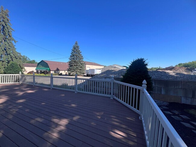Building Photo - Spacious Four Bedroom Home in Byron Center!