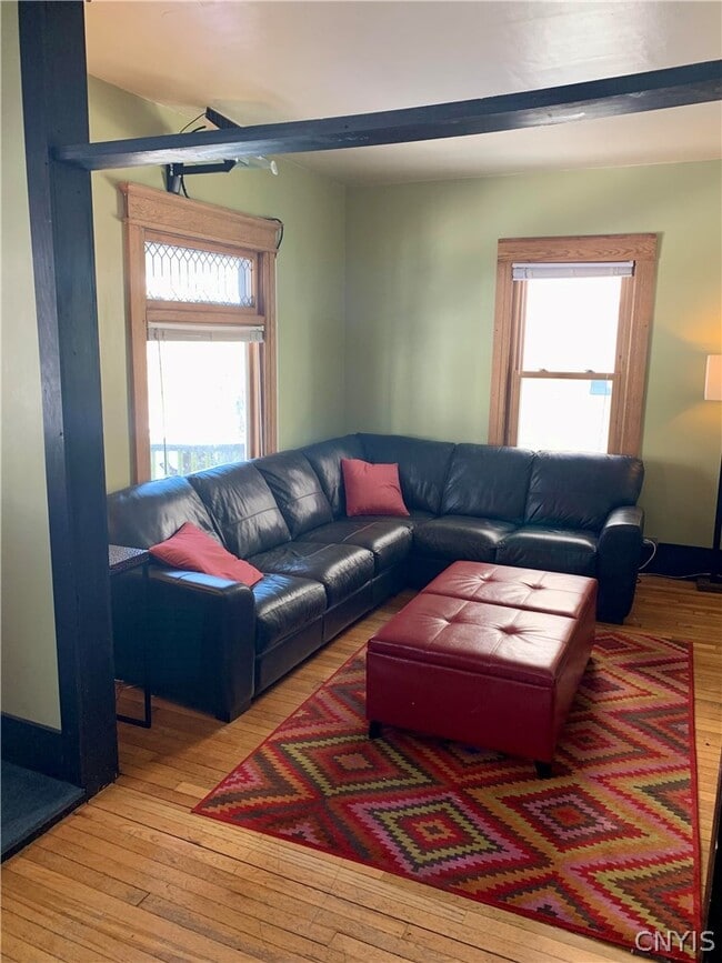 Building Photo - 327 Tennyson Ave