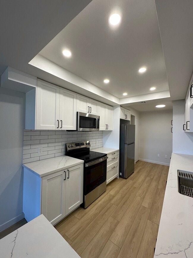 Building Photo - 8828 Pershing Dr