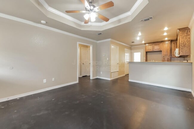 Building Photo - 780 Rocky Ridge Flatts