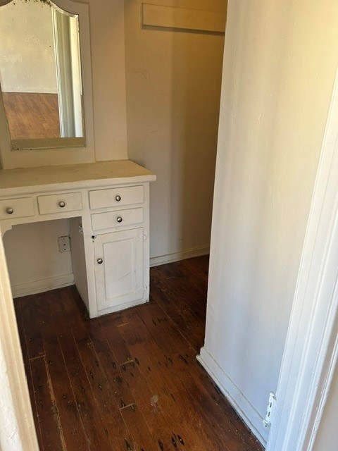 Floorplan - 2500 S Hobart Blvd