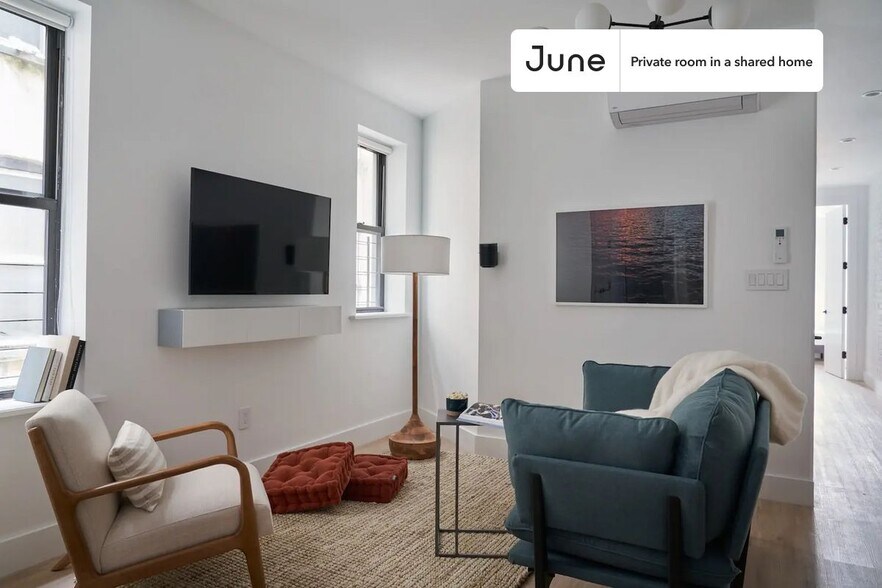 Building Photo - Eclectic ROOM at The Brower House