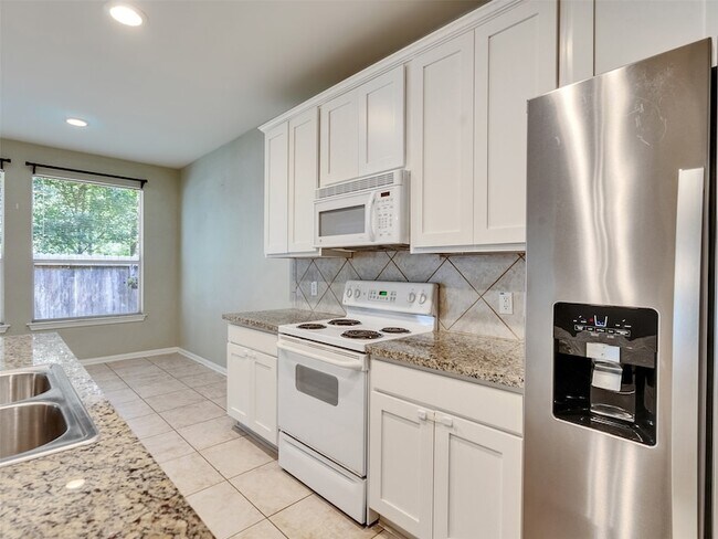 Building Photo - 94 Cornflower Dr