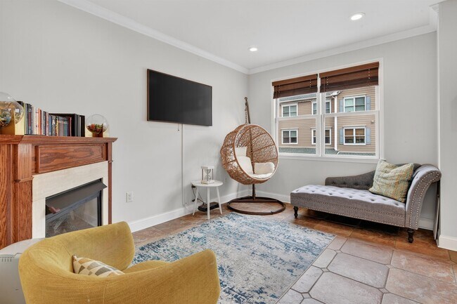 Building Photo - 354 Oswego Ct