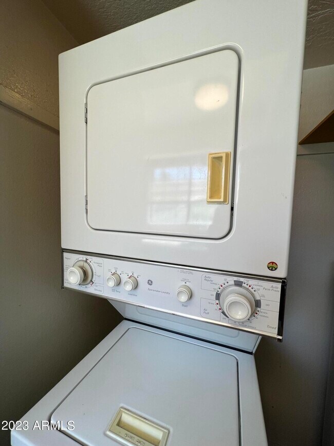 Building Photo - 15402 N 28th St