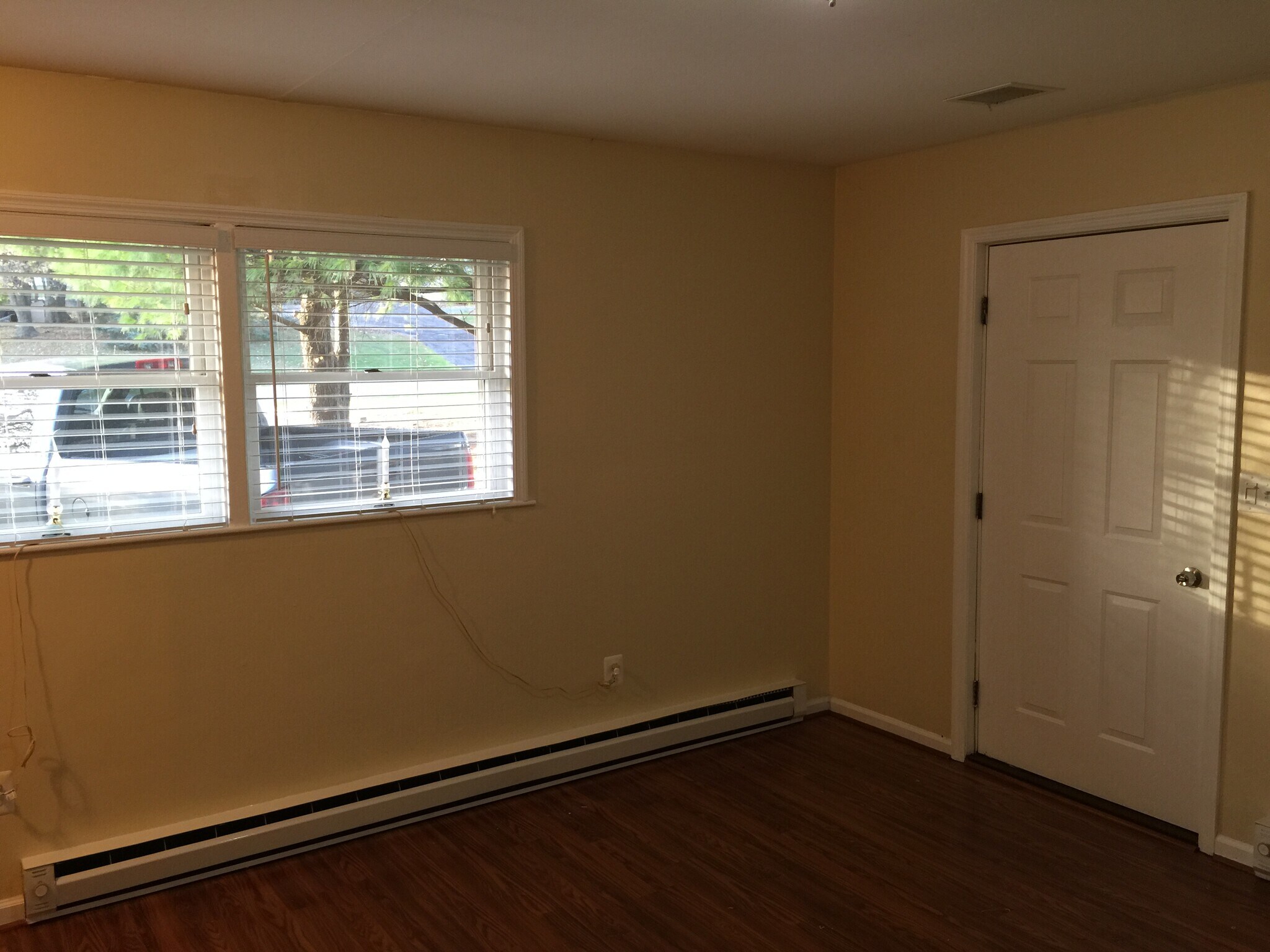 Building Photo - 2 Nob Circle