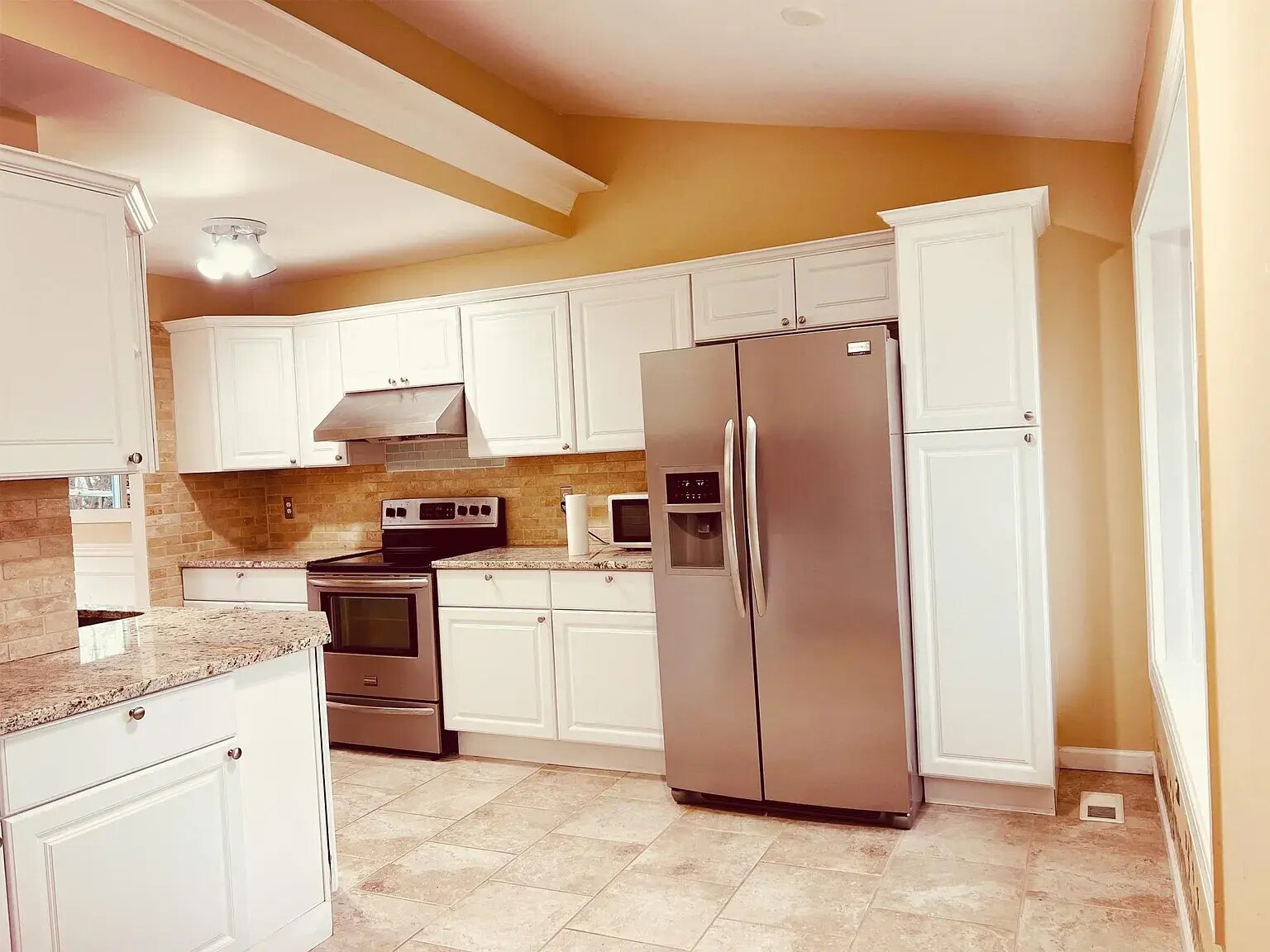 Building Photo - 11266 Valley Bend Dr