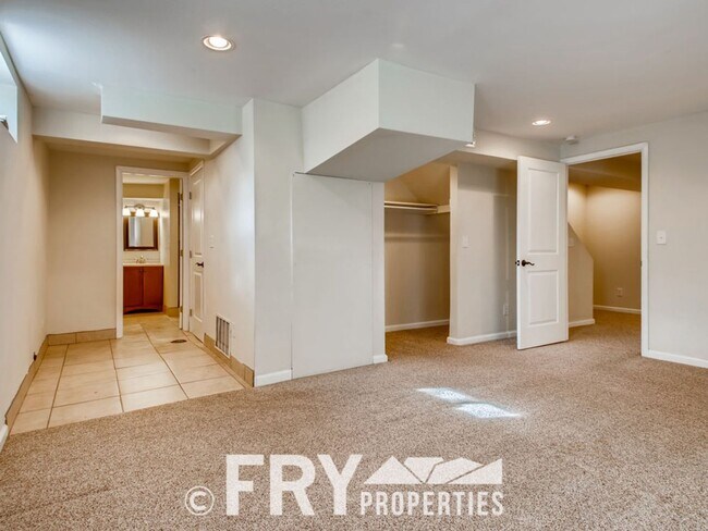 Building Photo - Beautifully remodeled 3-bedroom, 2.5-bath duplex in Wheat Ridge