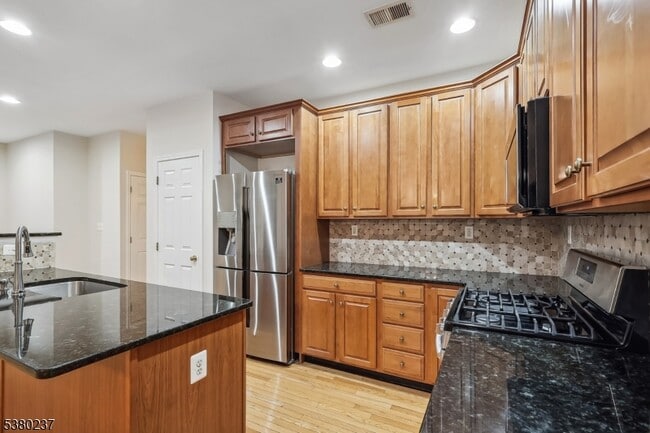 Building Photo - 91 Patriot Hill Dr