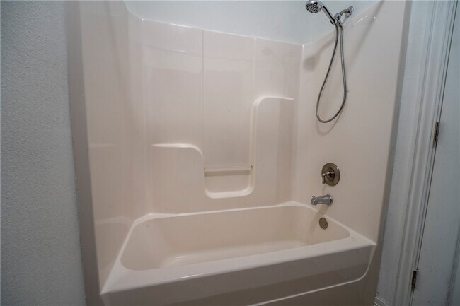 Building Photo - 4604 SW Swinton Dr