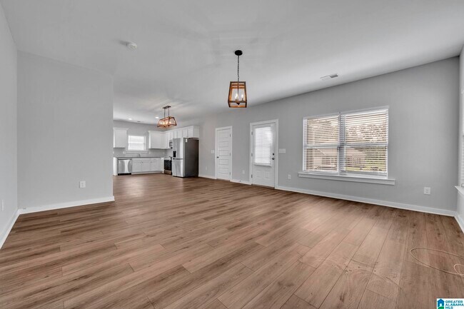 Building Photo - 559 Troubadour Ln