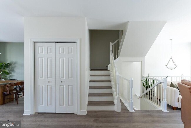 Building Photo - 4658 Hummingbird Ln